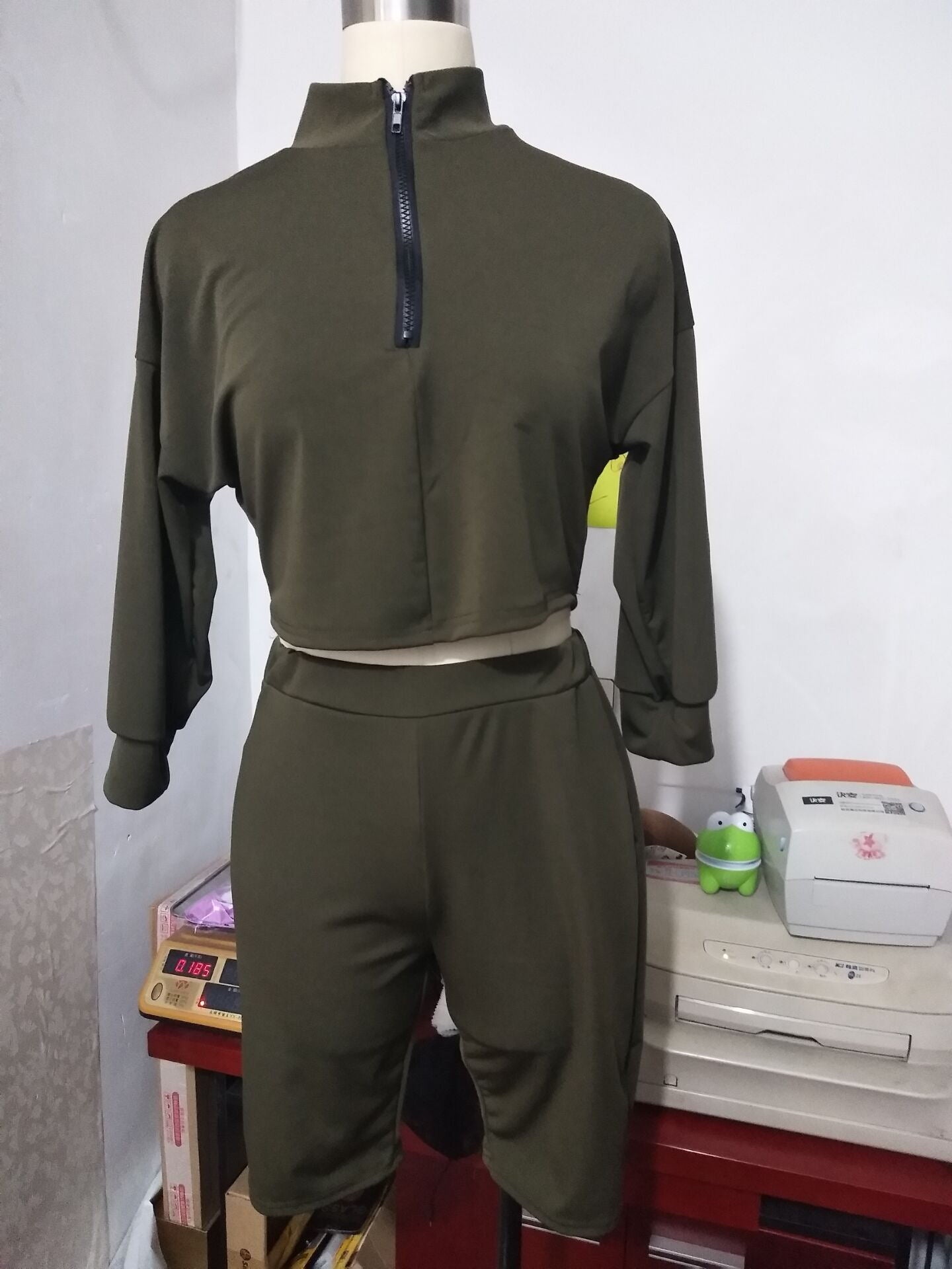 Women's 2-Piece Zip-Up Crop Top and Biker Shorts Athletic Set - Long Sleeve Tracksuit