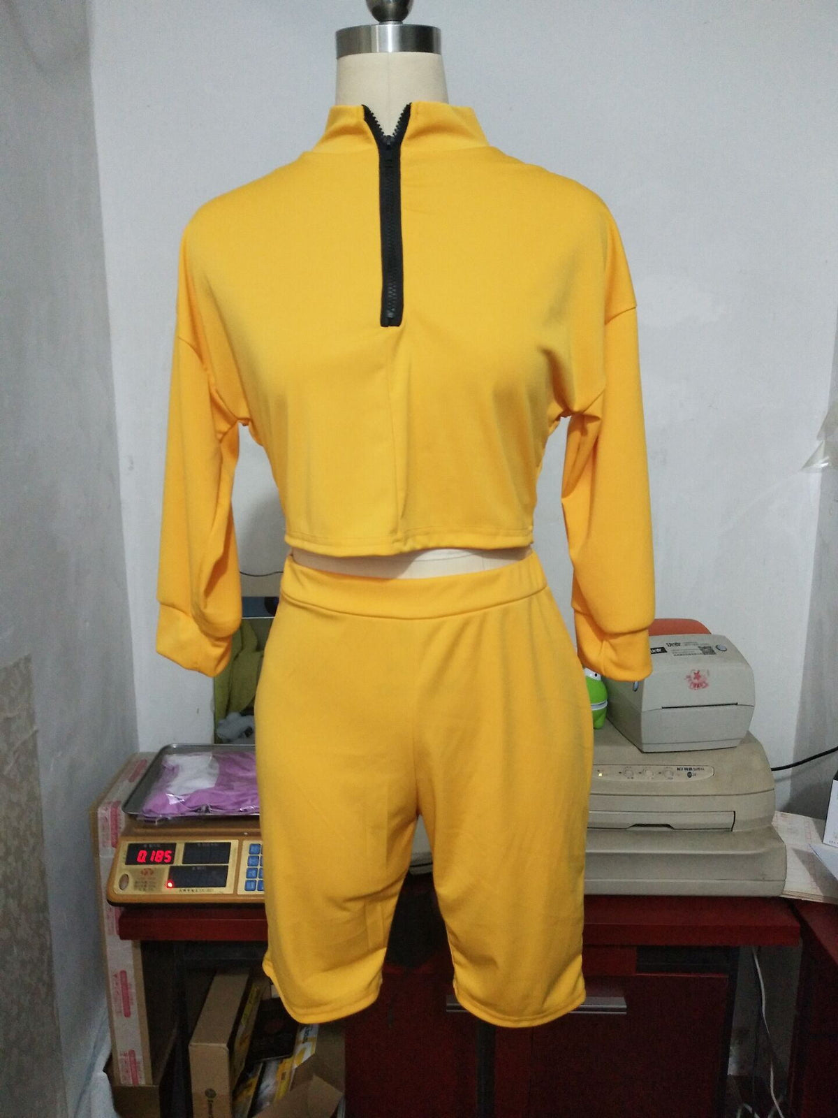 Women's 2-Piece Zip-Up Crop Top and Biker Shorts Athletic Set - Long Sleeve Tracksuit